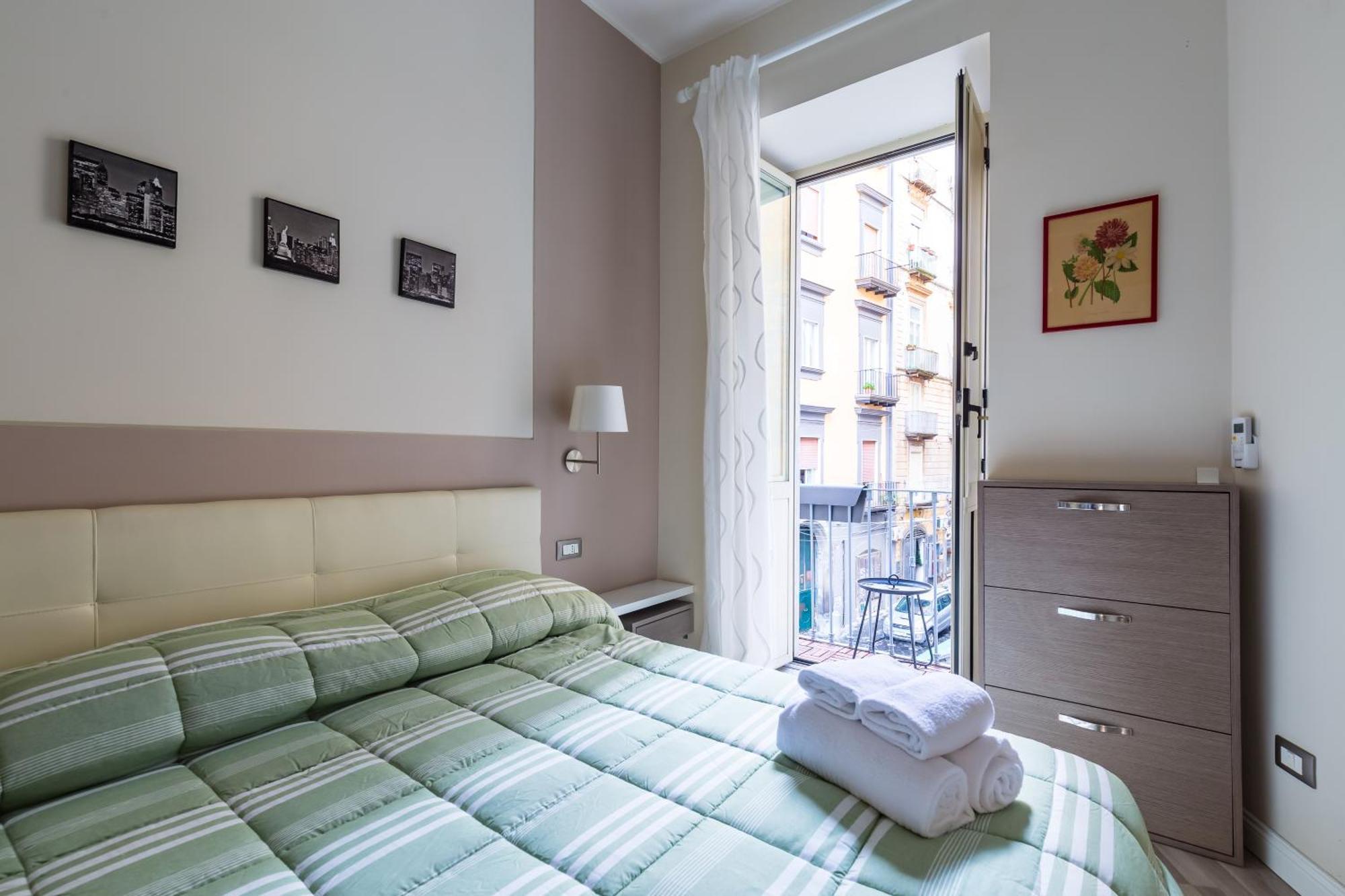 Napoli Heartbeat By Napoliapartments Buitenkant foto