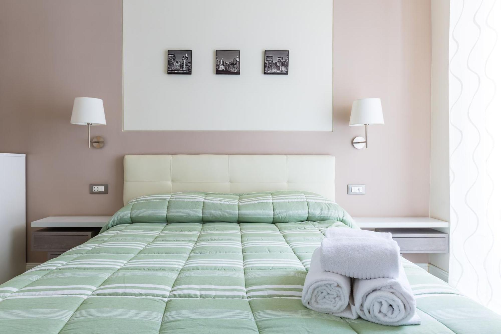 Napoli Heartbeat By Napoliapartments Buitenkant foto