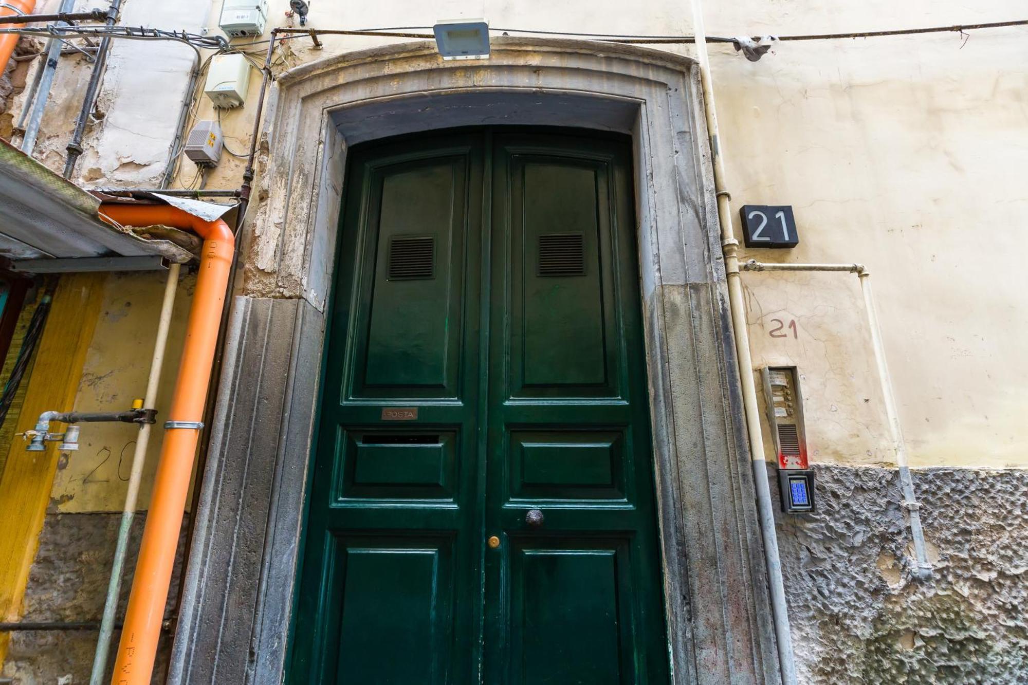 Napoli Heartbeat By Napoliapartments Buitenkant foto