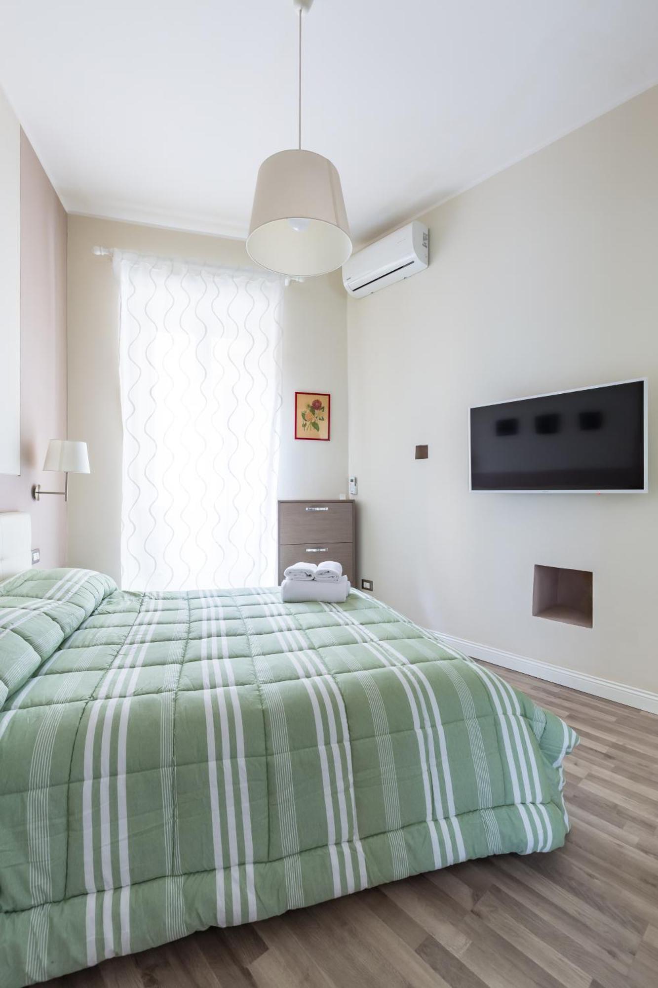 Napoli Heartbeat By Napoliapartments Buitenkant foto